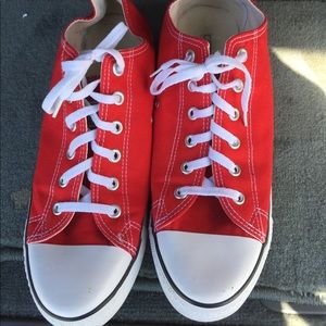 Red Converse Low Top Shoes Men’s 12